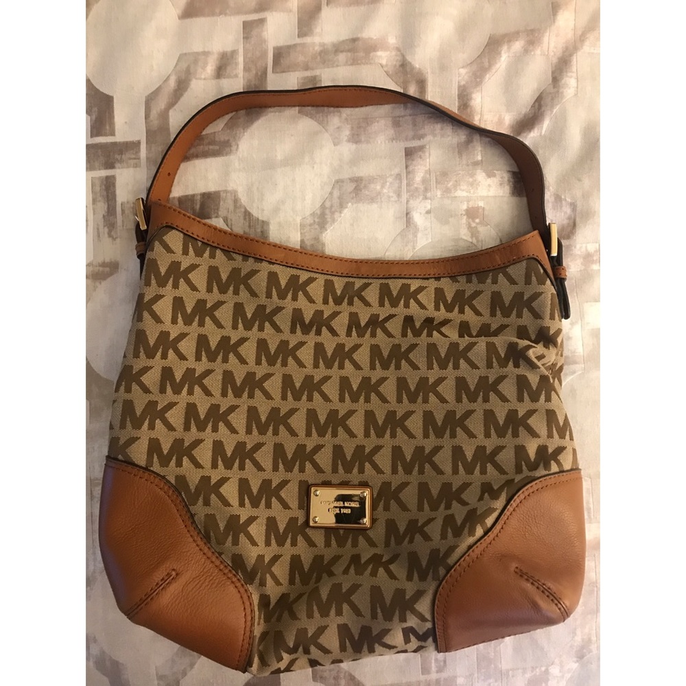 Michael Kor’s Purse Monogram